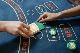Platform 8278 menampilkan sportsbook Liga 1, kasino dealer langsung, dan slot games terintegrasi
